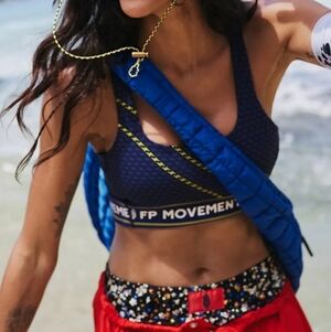 FP Movement🦋 Never Better Logo Square Neck Sports Bra XL